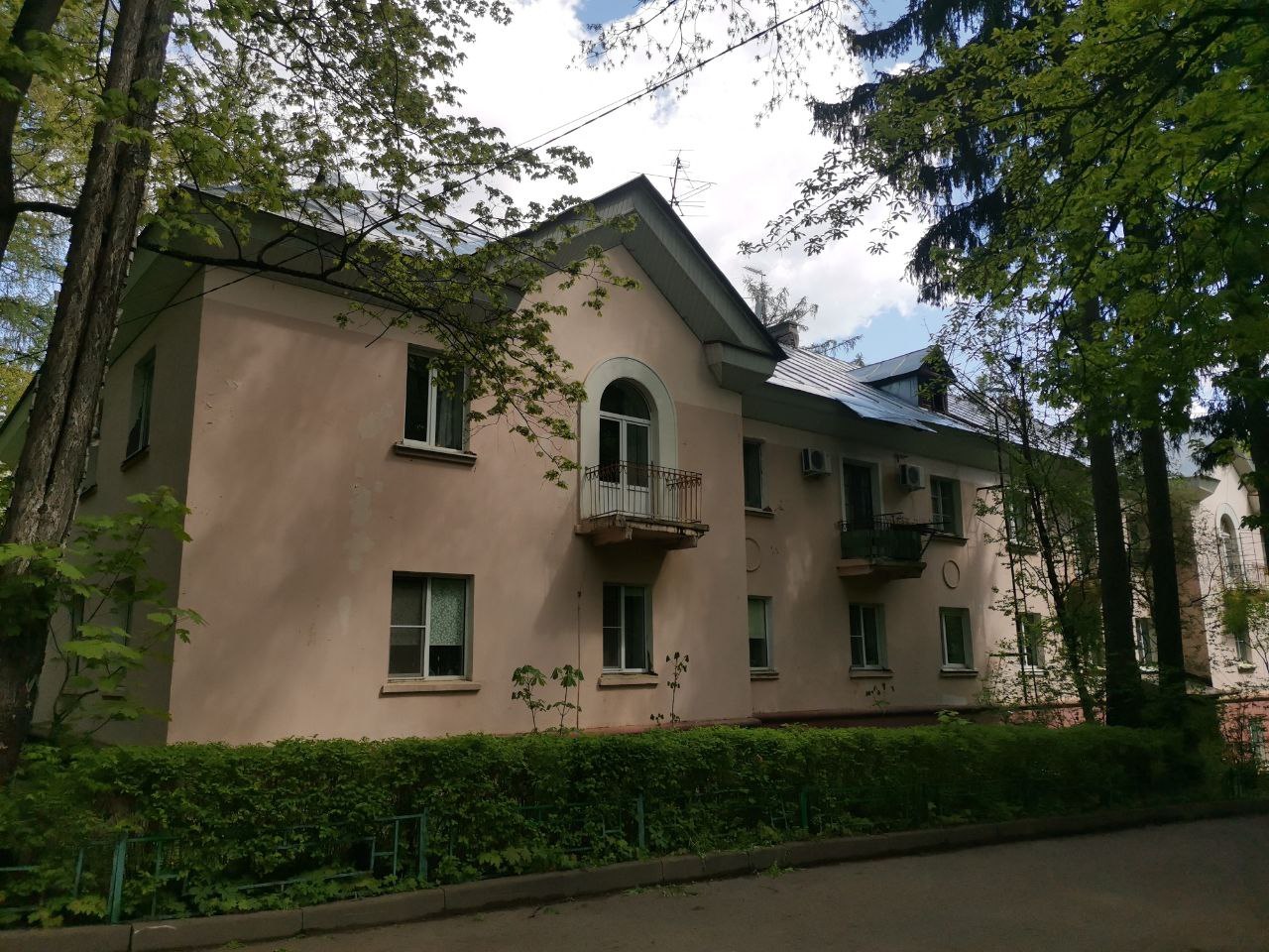 Первые многоквартирные дома Нахабина. Фото: Мир Квартир