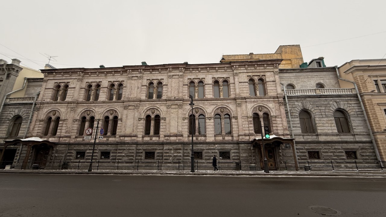 Дом 3 построен Г. Боссе в 1840-х, перестроен и расширен Э. Шмиттом в 1857-1862 гг. Фото: Мир Квартир