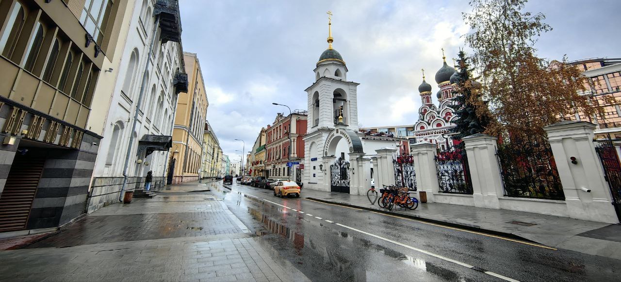На Садовнической улице в Москве представлена архитектура разных эпох. Фото: Мир Квартир