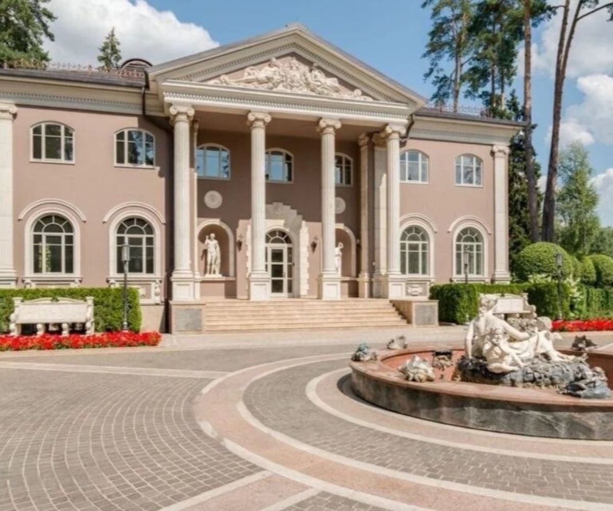 трехэтажный дом 400 кв м. рублевка горки 2 деревня солослово. таганьково московская область. дом 800. дом 800.